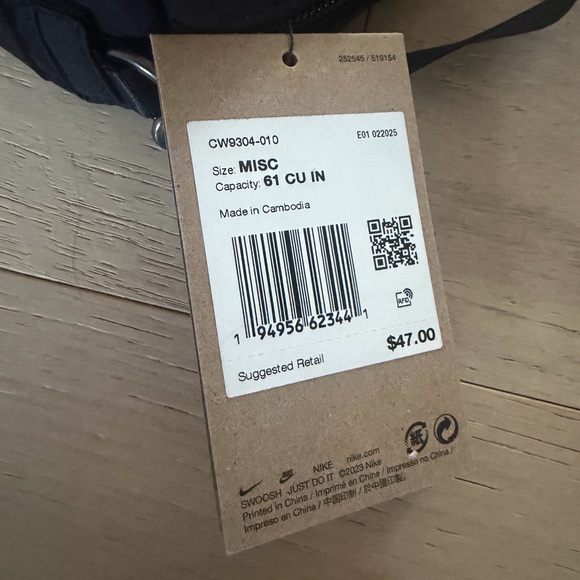 Nike Black Crossbody Bag NEW with tags - Picture 9 of 9